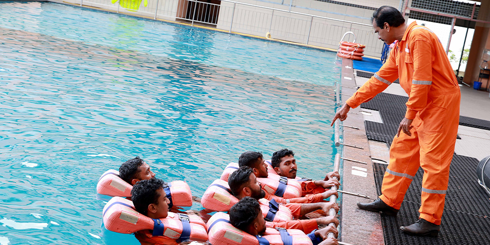 Refresher – Personal Survival Techniques (R PST) maritime training
