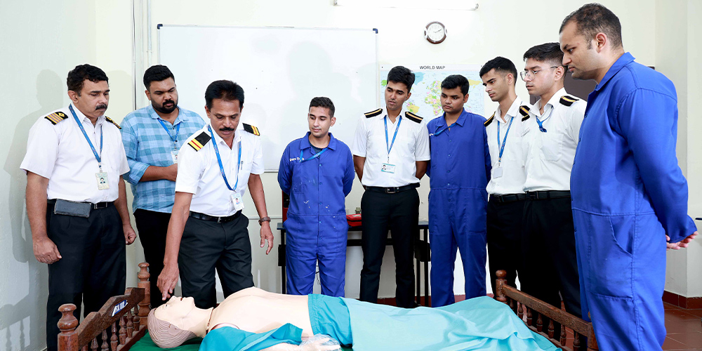 Refresher – Medical Care Course (R MCC) maritime training