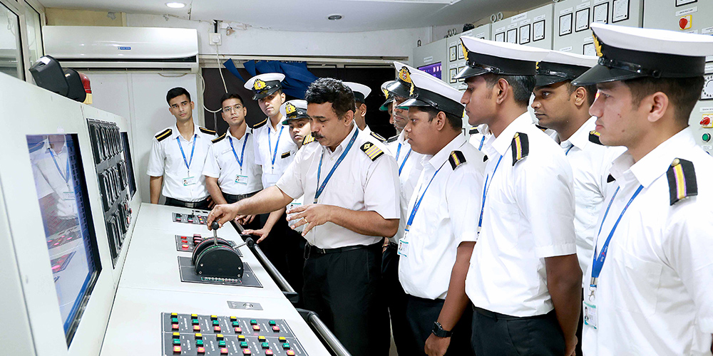 Radar ARPA & Navigation Simulator (RANSCO) maritime training