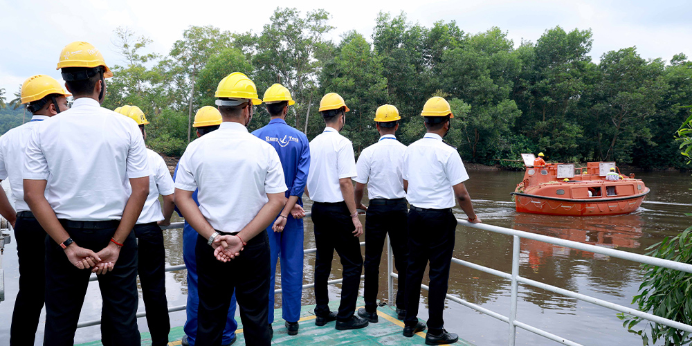 Refresher – Proficiency in Survival Craft & Rescue Boats (R PSCRB + R PST Combined Course) maritime training